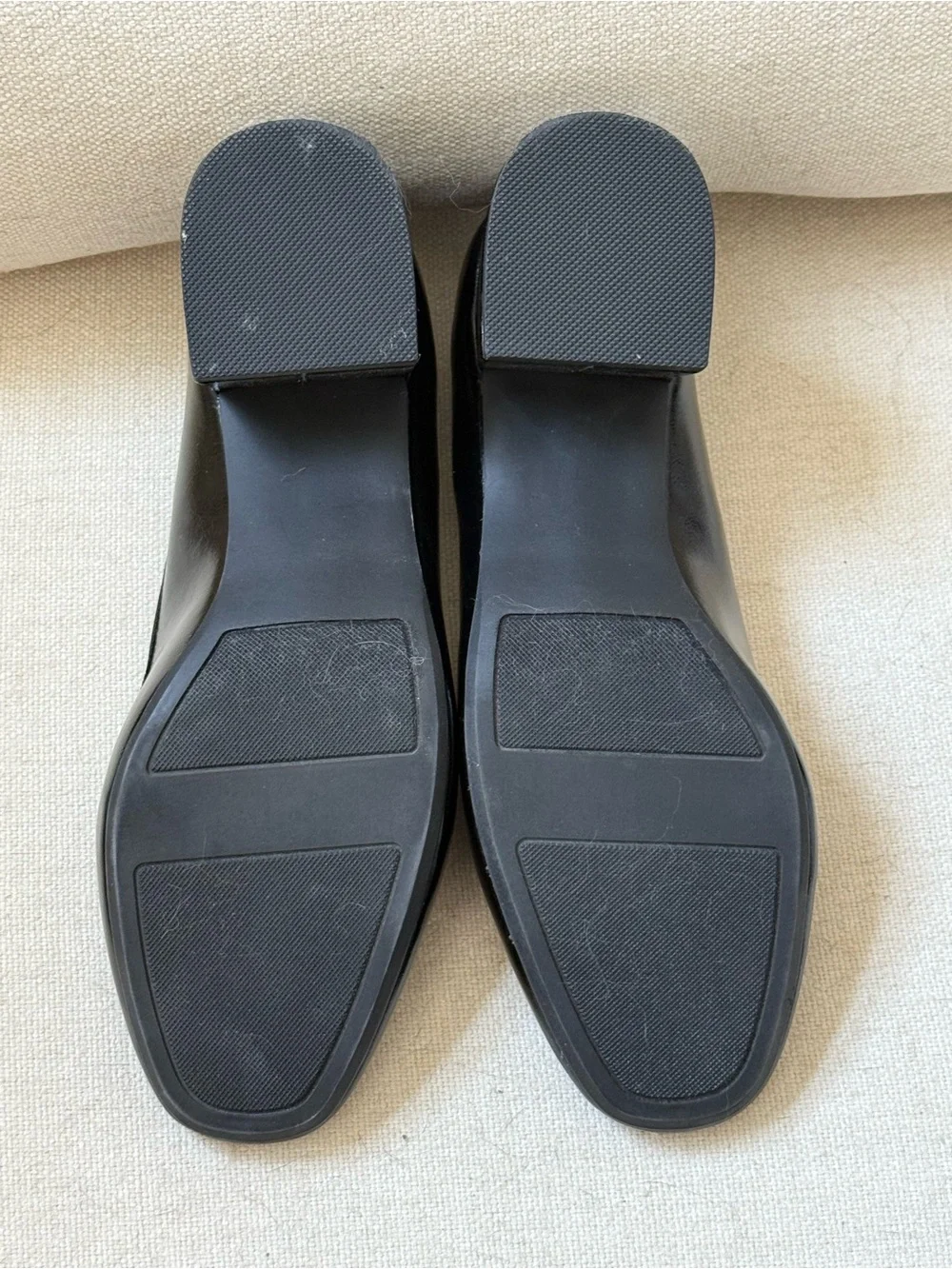 Never Worn LC Lauren Conrad Black Pump Heels with Bow Detail Size 8
